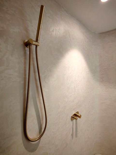 Bathroom Stamped Microcement — Longueville (photo 4 of 7)