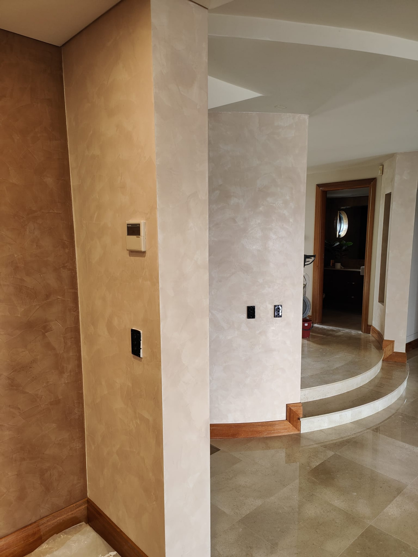 Venetian Plaster Entryway — Sydney (photo 2 of 4)
