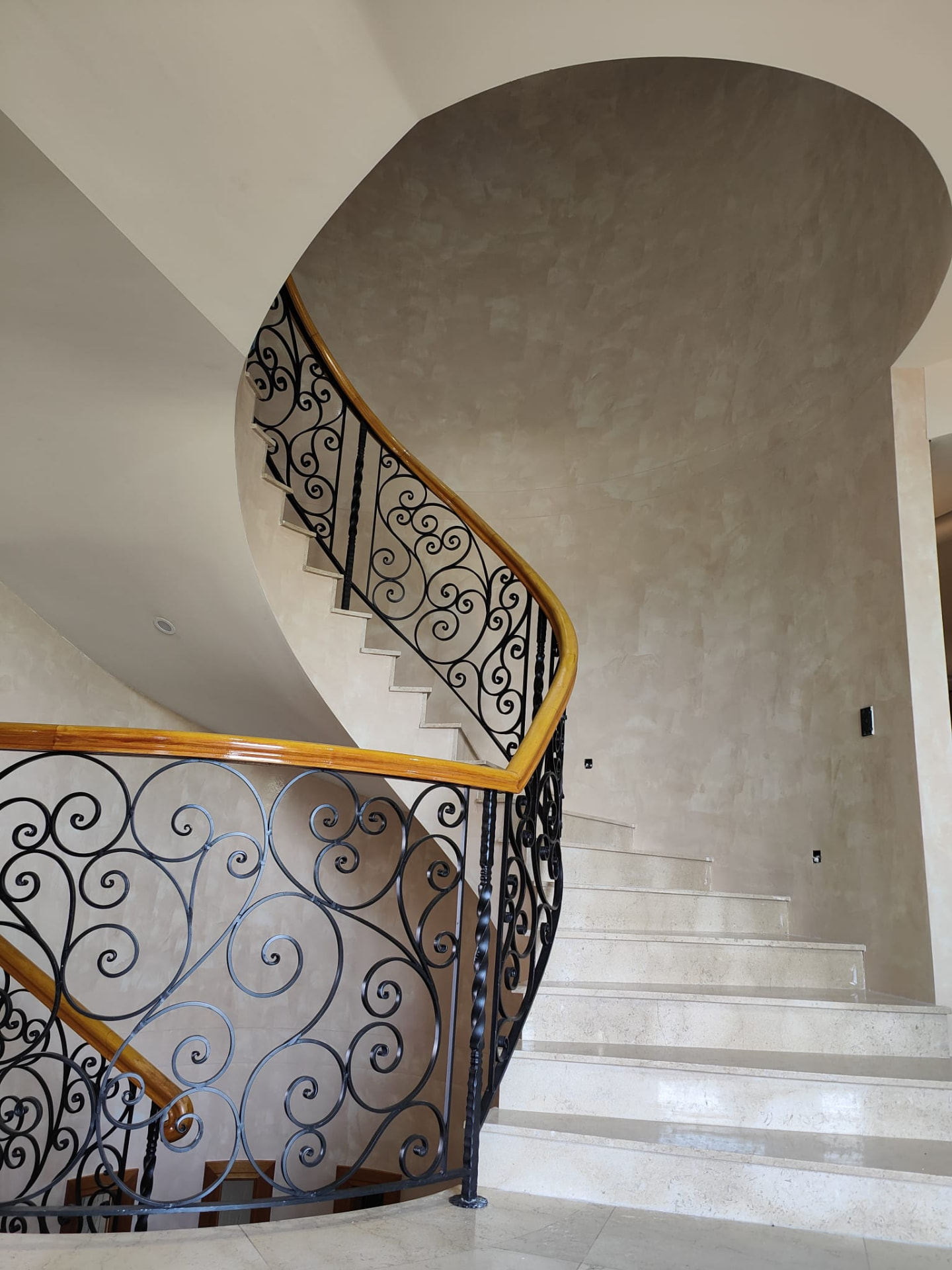 Venetian Plaster Entryway — Sydney (photo 3 of 4)